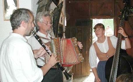 Familienmusik: Gerhard und Franz mit Pizza Wirth in Totzenbach 2002