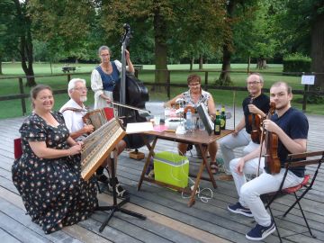 G'mischter Satz aus Klosterneuburg - Vor dem Sommertanzen in Wien-Htteldorf 2017